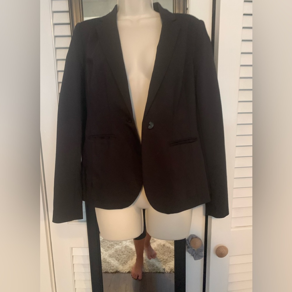 Apt 9 black blazer size 4